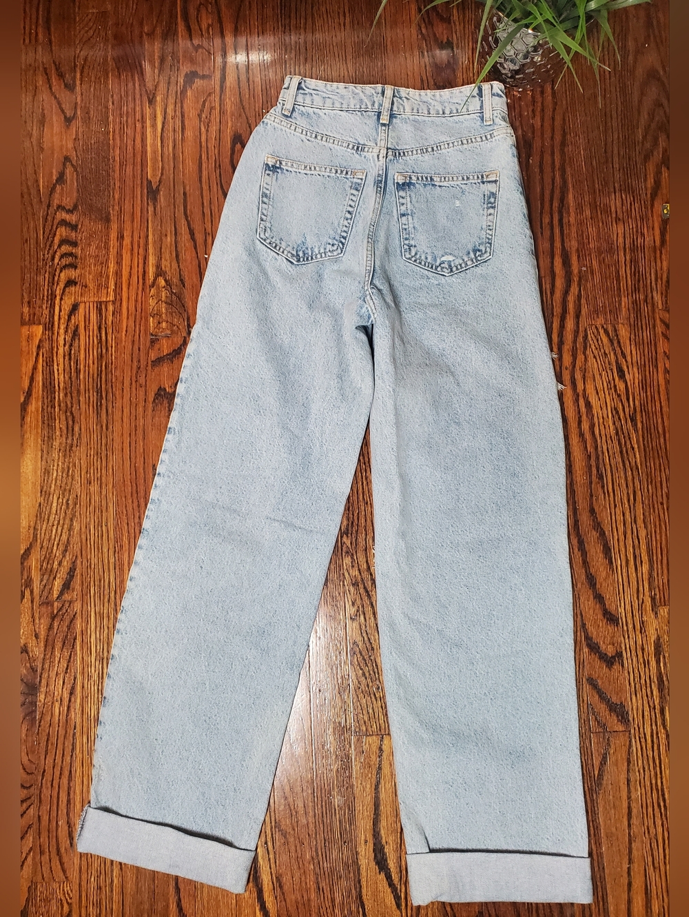Topshop Light Wash Distressed Boyfriend Jeans Size 4 W26 L32 - Picture 11 of 11